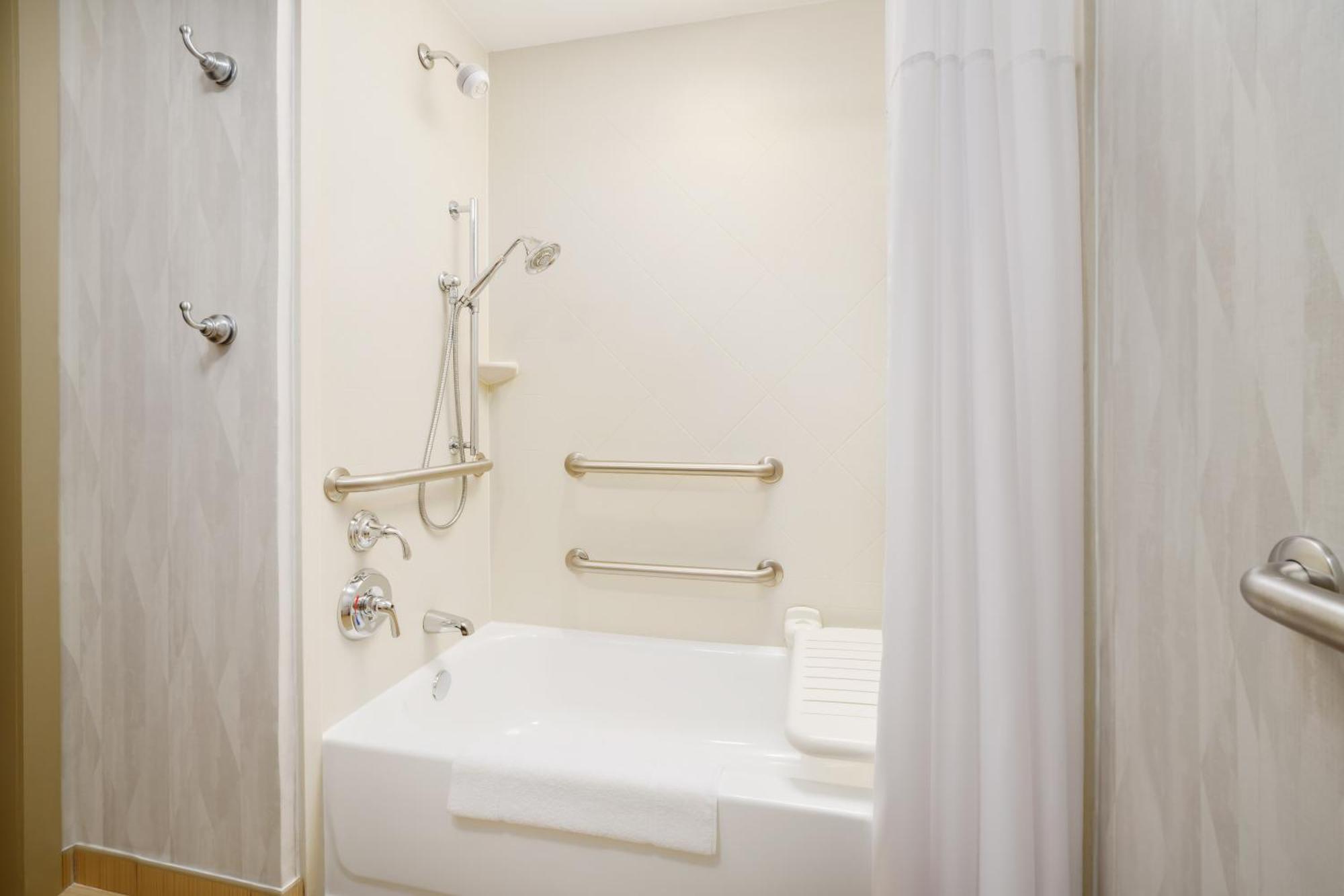 Hampton Inn Chicago-Midway Airport Bedford Park Екстериор снимка